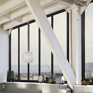 Où trouver des verrières de style industriel avec des grandes vitres verticales ?