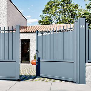 Avec motorisation ou ouverture manuelle, choisissez la couleur de votre portail en aluminium.