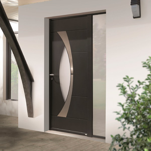Cette menuiserie des Yveline propose des portes en aluminium, acier et PVC.