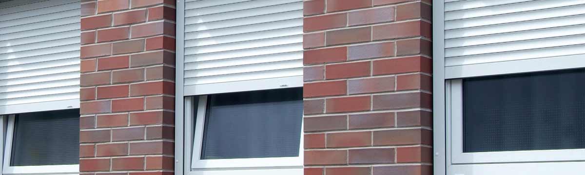 Pour la pose de volets roulants à Mantes, Isofpas est une entreprise reconnue.